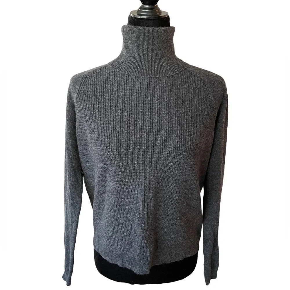 Theory 100% cashmere turtleneck sweater solid dark gray